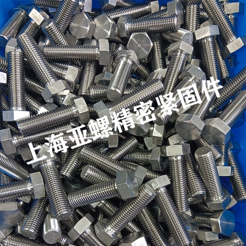 17-4PH螺栓是一种沉淀硬化不锈钢，具有高强度、硬度、较好的焊接性能和耐腐蚀性能